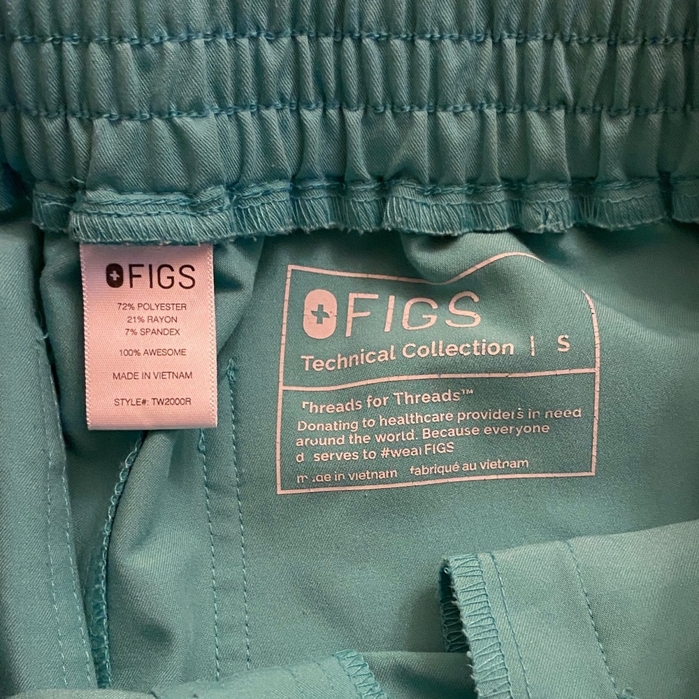 women's Surgical Green Yola™ - Skinny Scrub Pants - S / Surgical Green - Picture 2 of 3